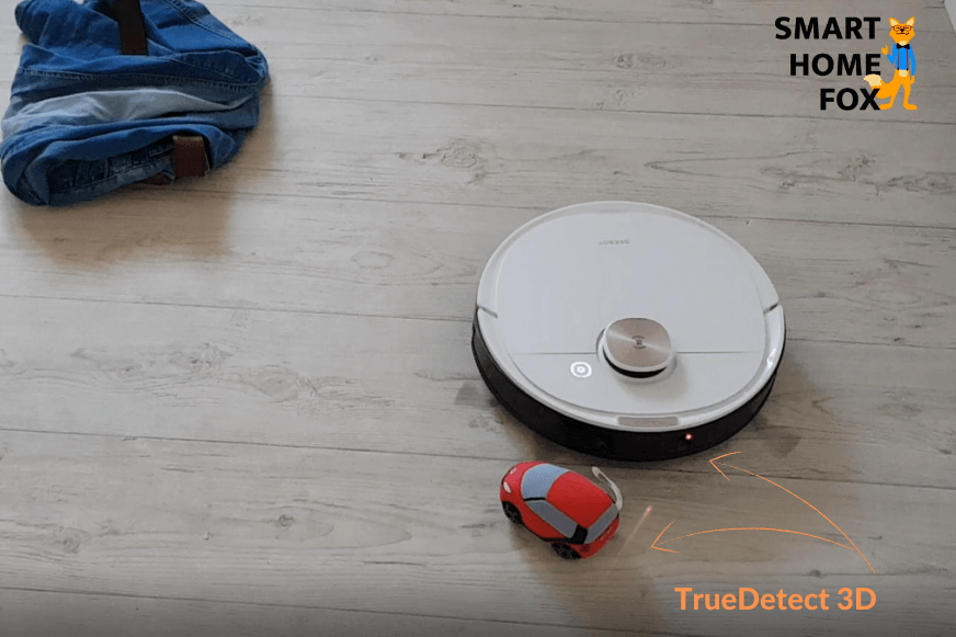 Cross laser of the Ecovacs Deebot OZMO T8 scans the surroundings and detects obstacles